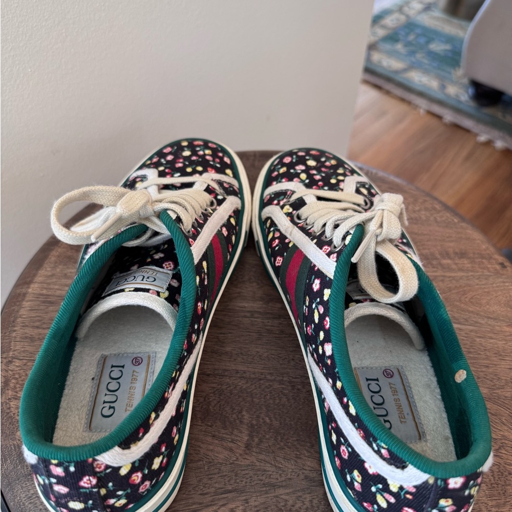 Gucci Floral Black and White Shoes - Picture 10 of 10